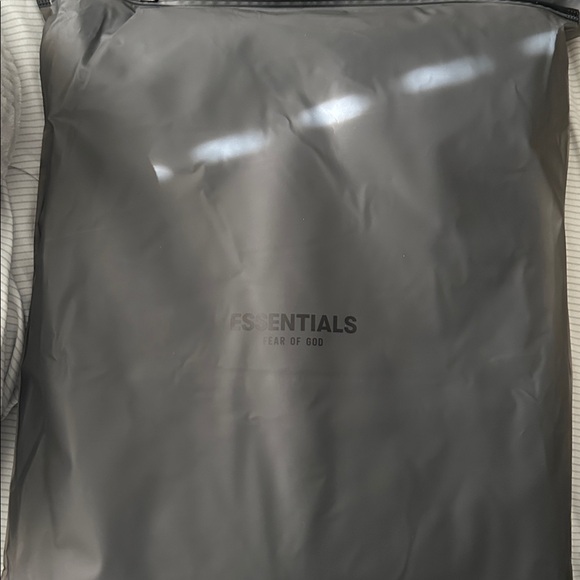 Fear of God Essentials Stretch Limo Hoodie – Black – Size XXL – NWT - Picture 3 of 4